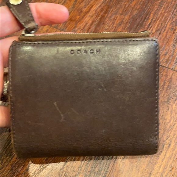 Coach Handbags - Vintage Coach Legacy Brown Leather Bi-fold Wallet